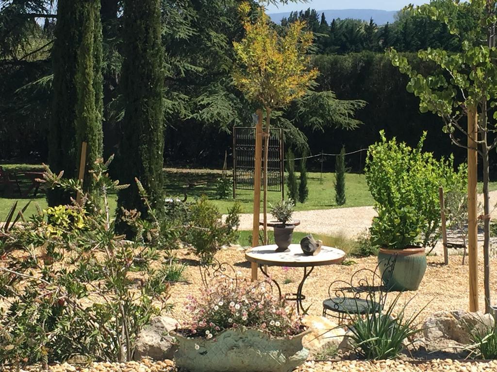 Mas De Mariette Bed & Breakfast Noves Dış mekan fotoğraf