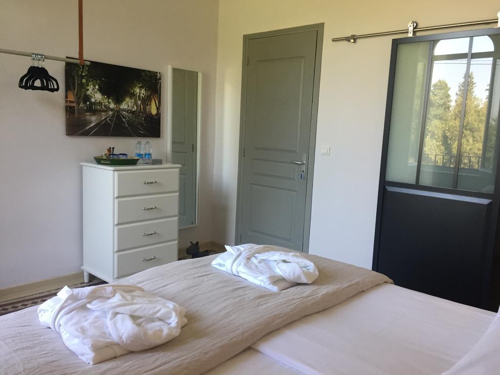 Mas De Mariette Bed & Breakfast Noves Dış mekan fotoğraf